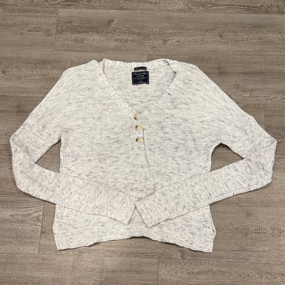 Abercrombie & Fitch Gray Knit Sweater